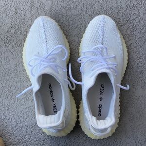 Addias yeezy white